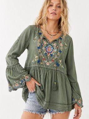 Soft Surroundings Floral Embroidered Beaded Tassel Boho Peasant Tunic Top Medium